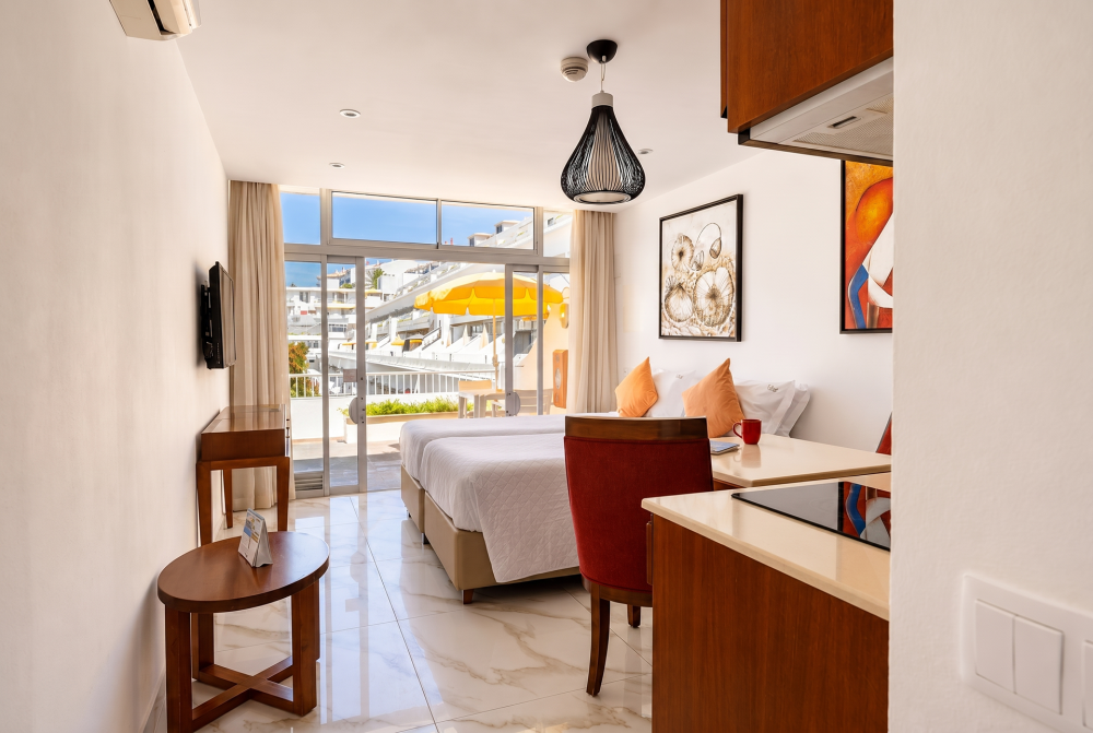 QUARTO DELUXE COM TERRAÇO VISTA MAR OU PISCINA